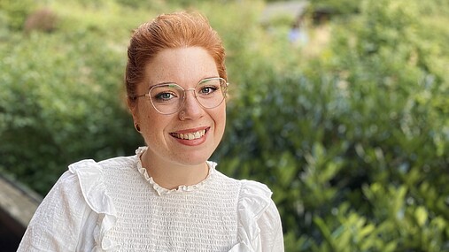 Foto zum Thema Ausbildung zu Erzieherin: Das Foto zeigt Laura, die in einer Kita in Winden (Rheinland-Pfalz) arbeitet.
